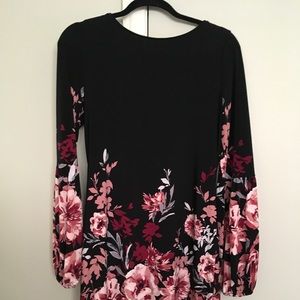 Beautiful black dress with flower details